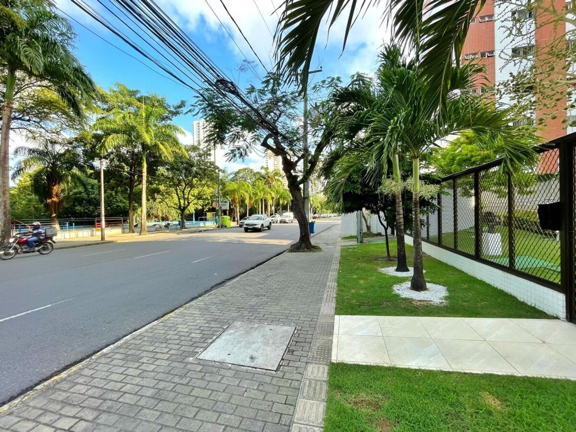 Joia E Requinte Na Beira Rio *